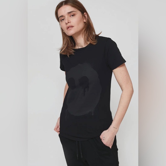Nununu women’s melting mask T shirt in black - Picture 2 of 4